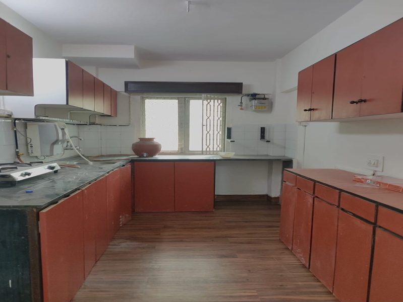 2 BHK Flats & Apartments for Rent in Andheri West, Mumbai (800 Sq.ft.)