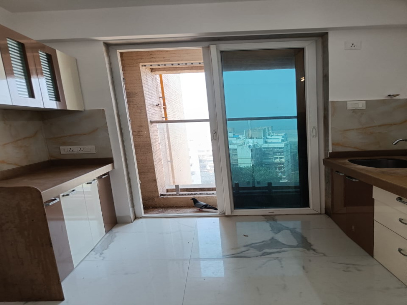 2 BHK Flats & Apartments for Rent in Andheri West, Mumbai (802 Sq.ft.)