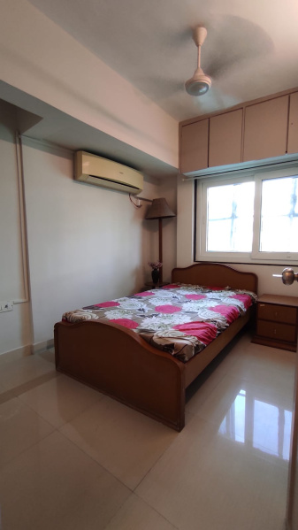 3 BHK Flats & Apartments for Rent in Juhu Tara Road, Mumbai (1290 Sq.ft.)