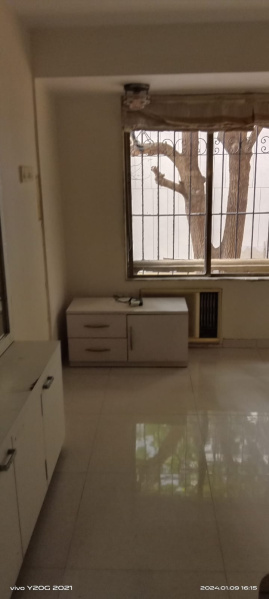 3 BHK Flats & Apartments for Rent in Juhu, Mumbai (1250 Sq.ft.)