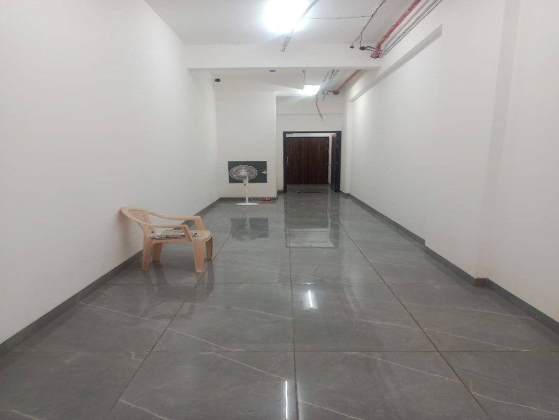 on Rent shop in Jp Road Four Bungalows Versova