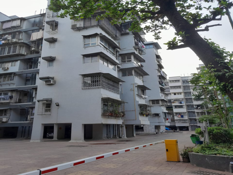 2 BHK Flats & Apartments for Sale in Juhu, Mumbai (1100 Sq.ft.)