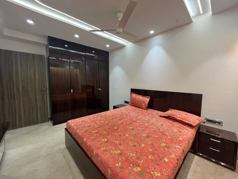3 BHK Flats & Apartments for Rent in Juhu, Mumbai (1300 Sq.ft.)