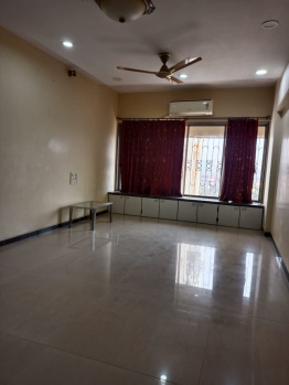 2 BHK Flats & Apartments for Sale in Juhu, Mumbai (900 Sq.ft.)
