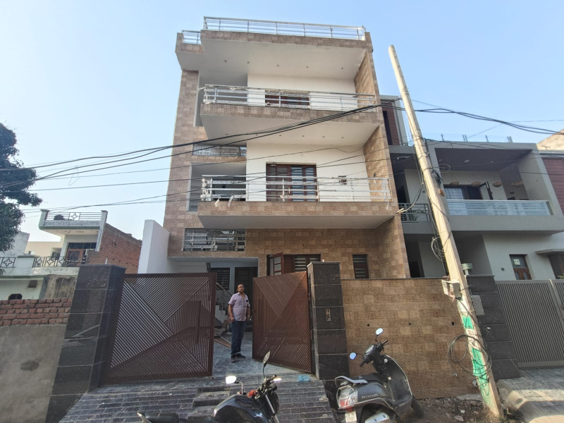 6 BHK Individual Houses / Villas for Sale in Patiala Road, Zirakpur (207 Sq.ft.)