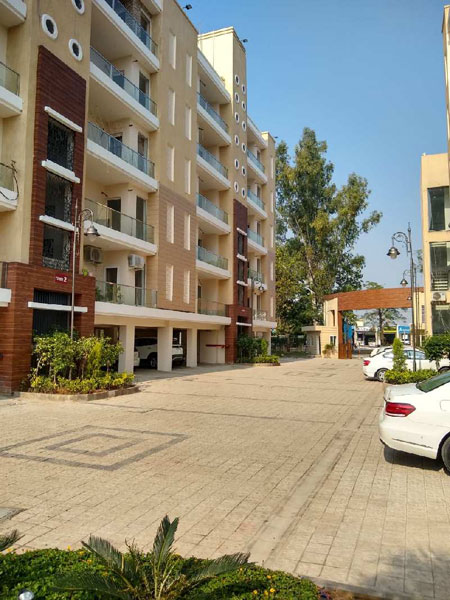 4 BHK Flats & Apartments for Sale in Highland Marg, Zirakpur (3350 Sq.ft.)