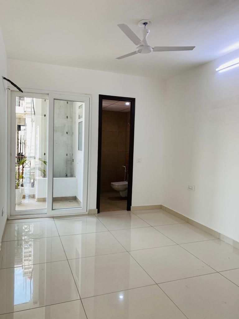 3 BHK Flats & Apartments for Sale in VIP Road, Zirakpur (1321 Sq.ft.)