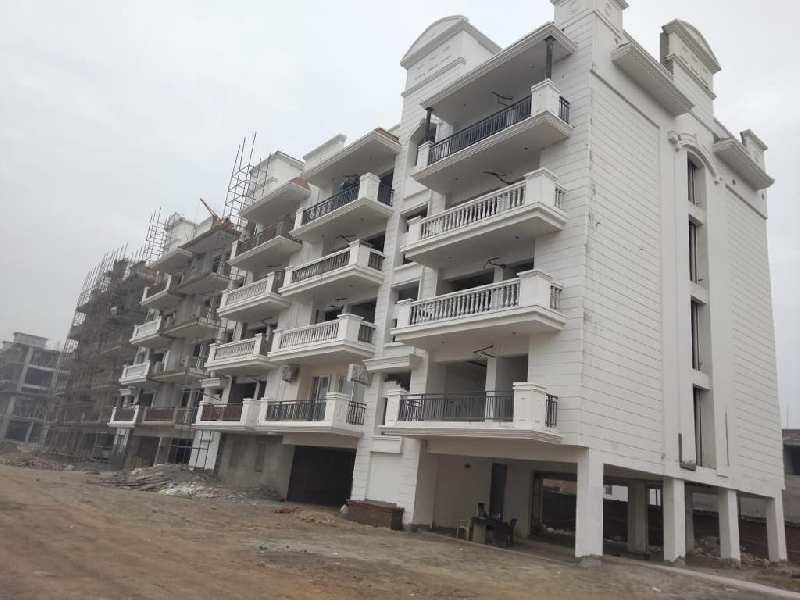 3 BHK Flats & Apartments for Sale in Nagla Road, Zirakpur (150 Sq. Yards)
