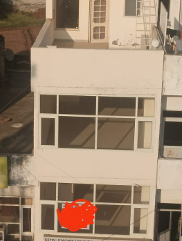 Showrooms for Rent in Old Ambala Road, Zirakpur (728 Sq.ft.)