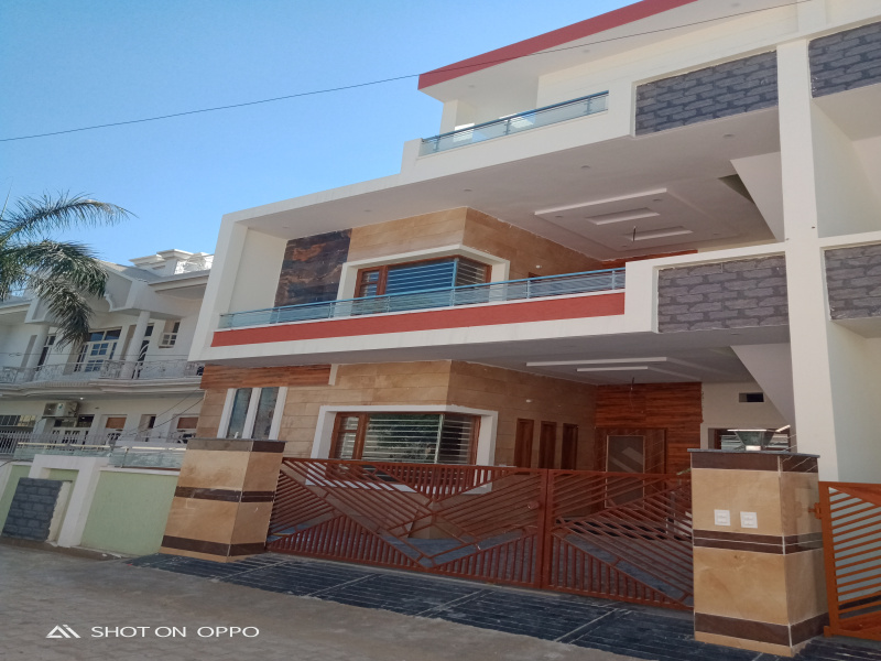 4 BHK Individual Houses / Villas for Sale in Sunny Enclave, Mohali (3200 Sq.ft.)