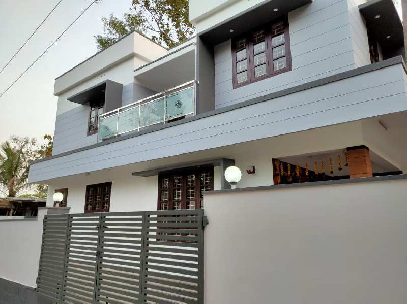 4 bedroom Villa Sale at Peyad Trivandrum