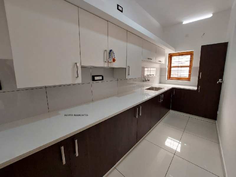 6 BHK Individual Houses / Villas for Sale in Chacka, Thiruvananthapuram (2300 Sq.ft.)