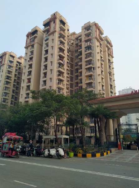 3 BHK Flats & Apartments for Sale in Sector 76, Noida (1460 Sq.ft.)