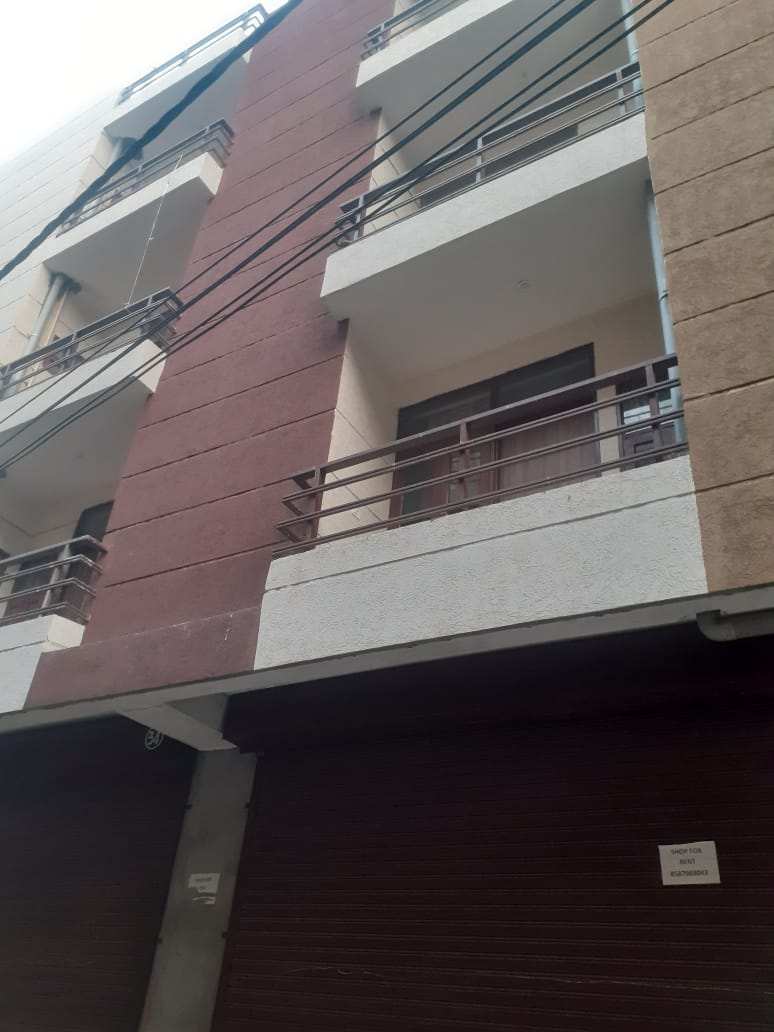 2 BHK Builder Floor for Sale in D Block Kapas Hera Estate, Kapashera, Delhi (80 Sq. Yards)