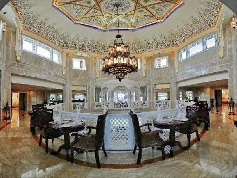 AGRA HOTELS NEAR TAJ MAHAL, EXTRAVAGANT SERVICES AND FACILITIES ARE A STANDARD AT THE HOTEL.