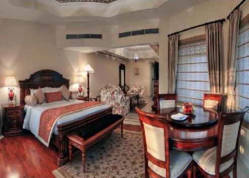 AGRA HOTELS NEAR TAJ MAHAL, EXTRAVAGANT SERVICES AND FACILITIES ARE A STANDARD AT THE HOTEL.