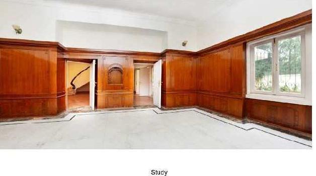 FOR RENT: SPACIOUS INDEPENDENT HOUSE IN THE PRIME LOCALITY OF NEW DELHI AT SARDAR PATEL MARG.