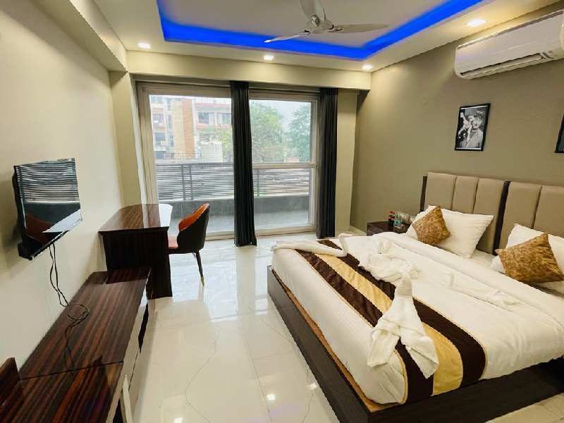 500 Sq. Yards Hotel & Restaurant for Sale in Sector 39, Gurgaon