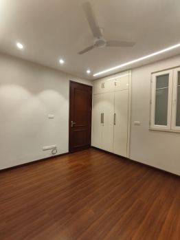 4 BHK Builder Floor for Sale in Sushant Lok Phase II, Gurgaon (2200 Sq.ft.)