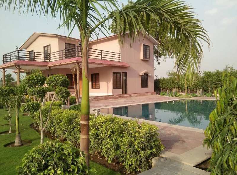 3 BHK Farm House for Sale in Sector 135, Noida (1008 Sq. Yards)