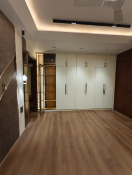 4 BHK Builder Floor for Sale in Sector 57, Gurgaon (500 Sq. Yards)