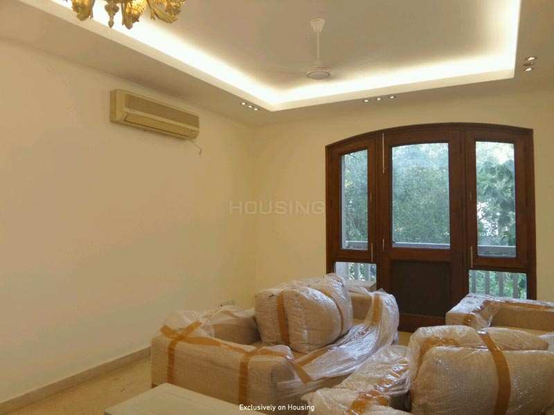 1400 Sq Ft Flat for Sale in Good Locality