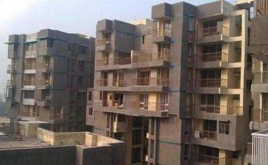 Ready to Move Flat in good location of vasant kunj