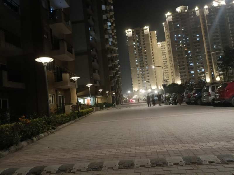 3 BHK Flats & Apartments for Sale in Sector Chi 5, Greater Noida (1175 Sq.ft.)
