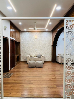 1 kanal old liveable house for sale in sector 8 Panchkula