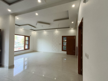 1 kanal old liveable house for sale in sector 7 Panchkula