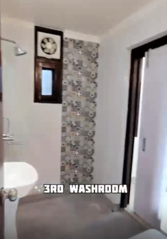 3 BHK Flats & Apartments for Sale in Sector 22, Dwarka, Delhi (1600 Sq.ft.)