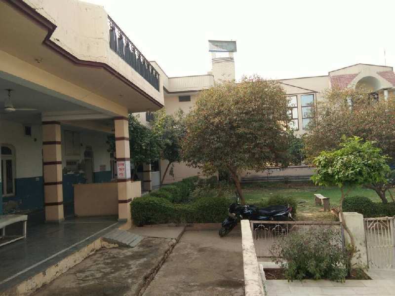 13000 Sq.ft. Business Center for Sale in Agra