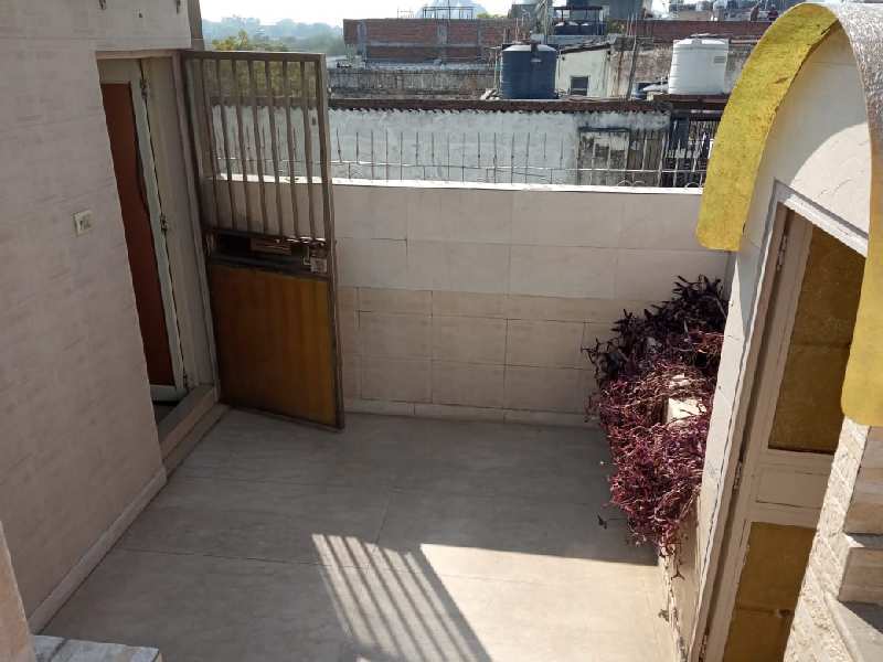 2 BHK Builder Floor for Sale in Kailash Hills, Delhi (156 Sq. Yards)