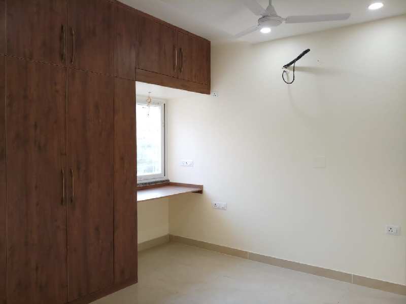 4 BHK Flats & Apartments for Sale in Sector B, Vasant Kunj, Delhi (2200 Sq.ft.)