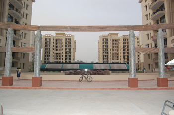 4 BHK + Servant Room Flat for Sale in Purvanchal Silver City, Sector 93, Noida