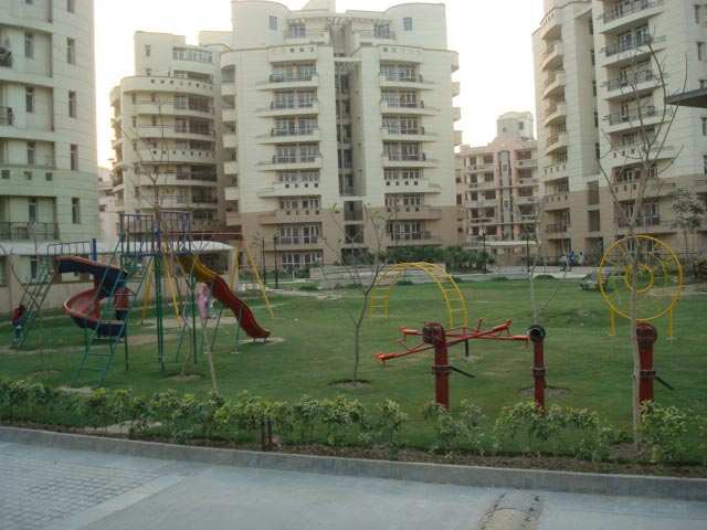 2 BHK Flats & Apartments for Sale in Sector 93A, Noida (1535 Sq.ft.)