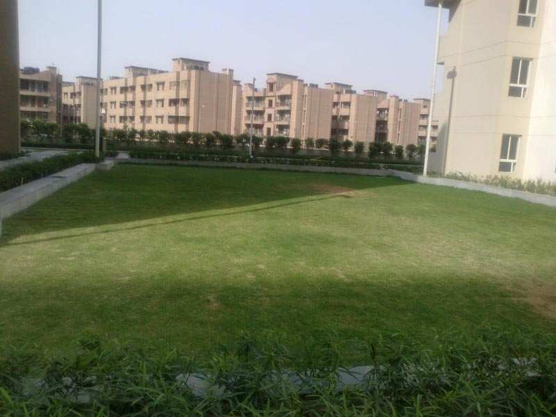2BHK Flats & Apartments for Sale at Sector 100, Noida (1018 Sq.ft.)
