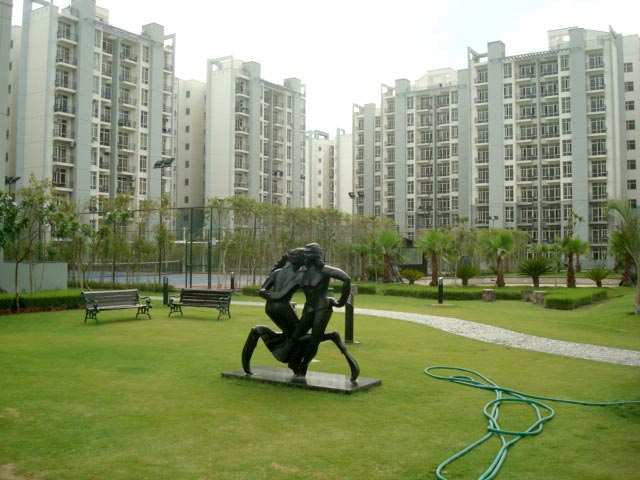 3 BHK With SQ on Rent Noida Expressway