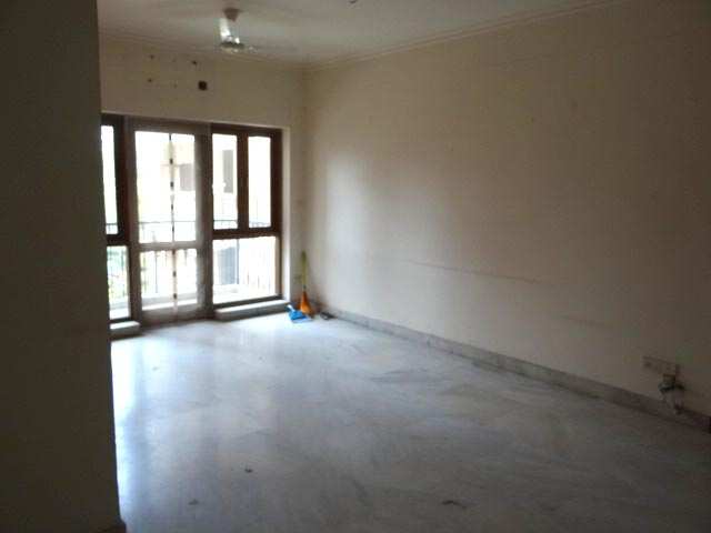 3 Bhk Flat 1300 Sqft Available for Sale in Noida