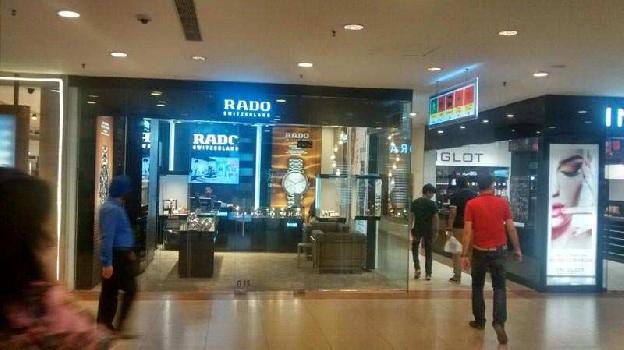Showroom in Mall On Noida Expressway