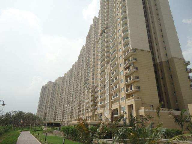 3 BHK Flats & Apartments for Sale in Sector 104, Noida (2150 Sq.ft.)