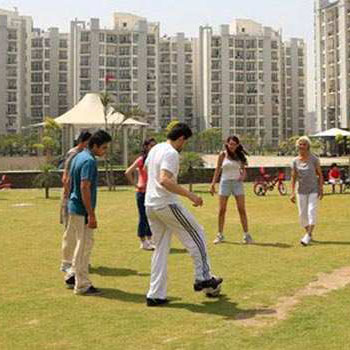3 BHK Flats & Apartments for Sale in Sector 93b, Noida