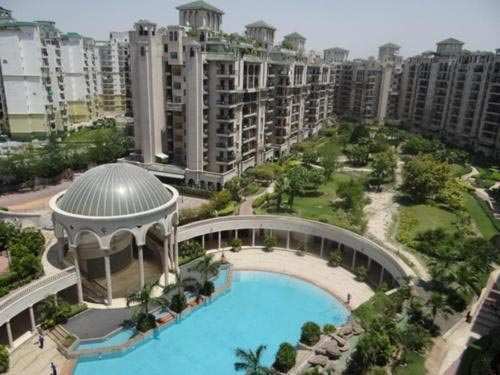 3 BHK Flats & Apartments for Sale in Sector 93, Noida (1300 Sq.ft.)
