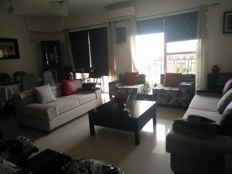 3 BHK Flats & Apartments for Sale in Sector 104, Noida (2000 Sq.ft.)