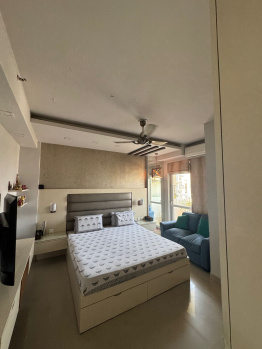 Flats & Apartments for Sale in Sector 66, Gurgaon (2050 Sq.ft.)