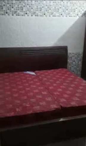 Freehold 3 BHK Builder Floor in Pitampura. Recently Renovated.