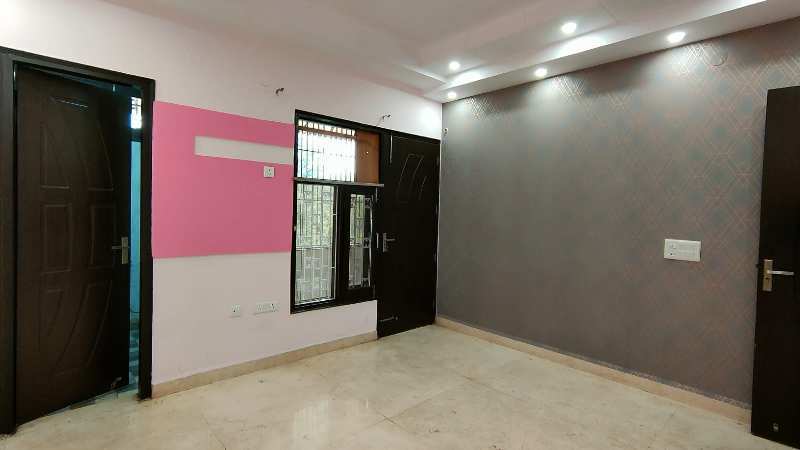4 BHK and 3 Attached Bathrooms Built Up on 200 Sq Yds Builder Floor