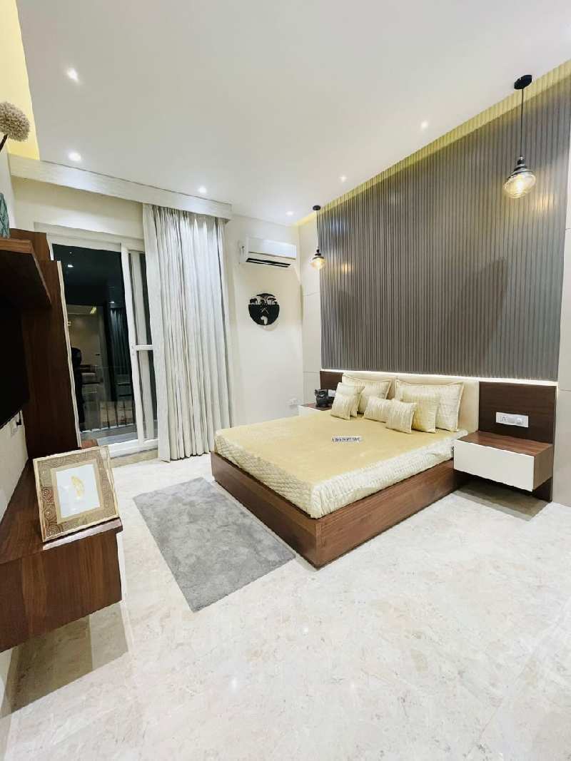 3 BHK Flats & Apartments for Sale in Airport Road, Zirakpur (1827 Sq.ft.)