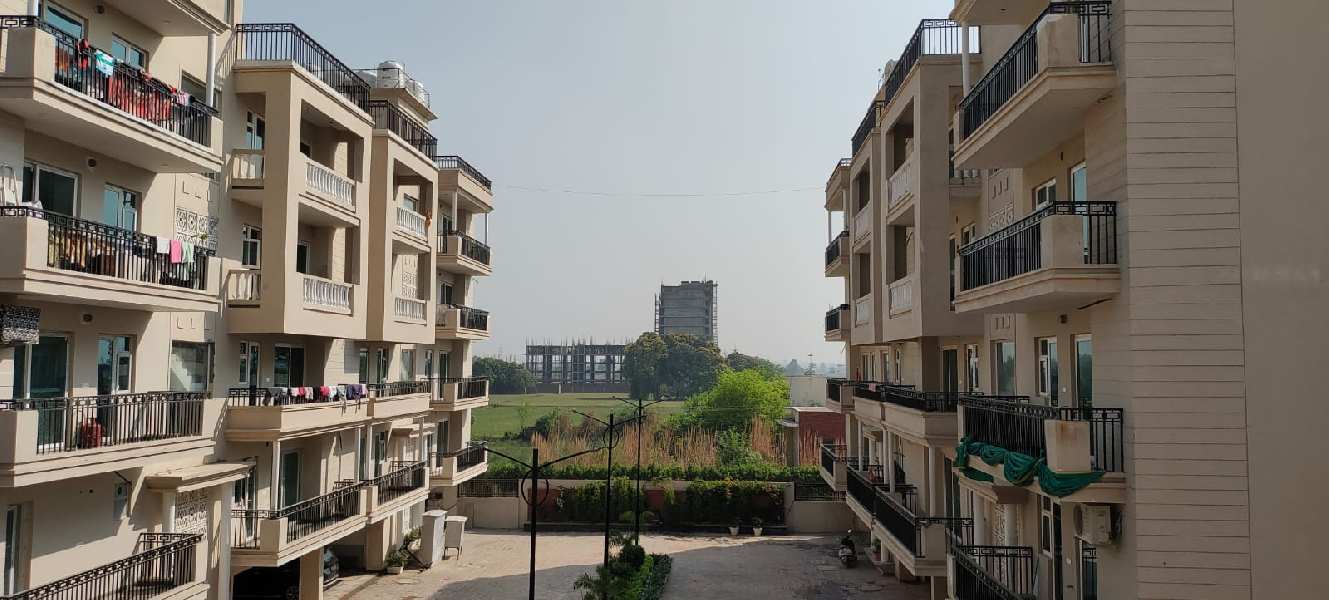 3 BHK Flats & Apartments for Sale in Kishanpura, Zirakpur (200 Sq. Yards)