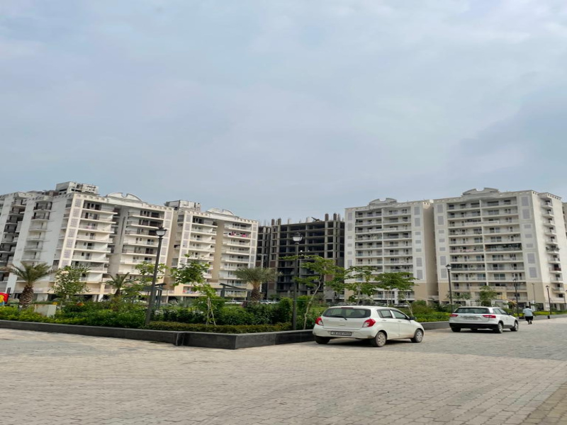 3 BHK Flats & Apartments for Sale in Peer Muchalla, Zirakpur